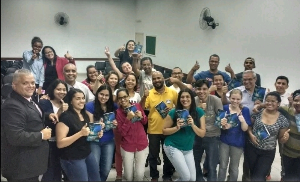 Lançamento do livro com leitores